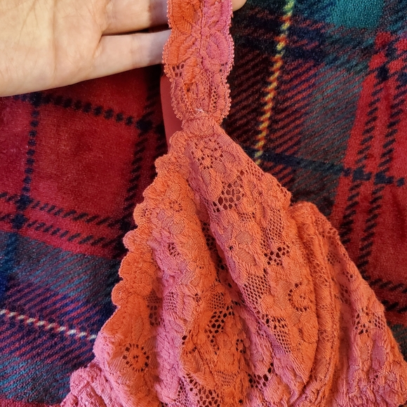 NWOT lace bra 32c - Picture 3 of 6